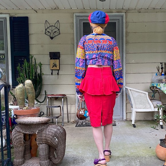 Vintage 1980s Red Cotton High Waist Skirt with Ruffle Detail and Gold Chain - Picture 4 of 10